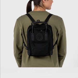 Fjallraven Kanken No 2 Black Mini!